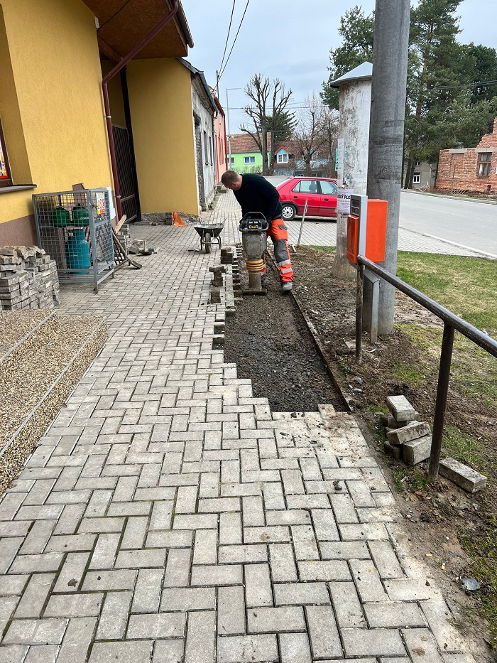 pokládka zámkové dlažby